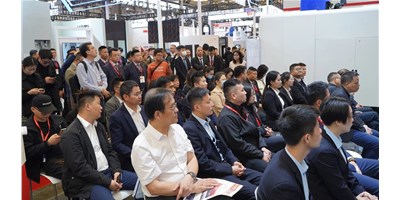 意昂体育集团CCMT2024新品发布会盛大揭幕，高端五轴机床引领行业创新潮流